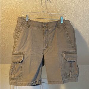 LL Bean men’s size 35 waist cargo shorts